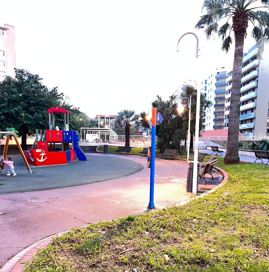 Small Lux Beachcity Close To The River,Metro And Parking Bilbao Esterno foto